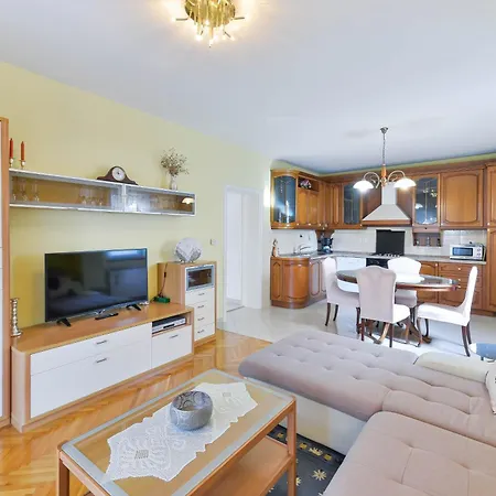 Appartement Family-friendly With Swimming Pool - 23646 *