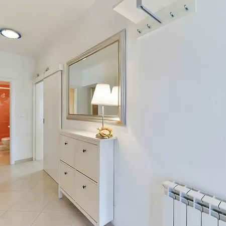 Family-friendly With Swimming Pool - 23646 Apartman *