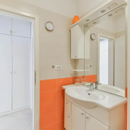 Family-friendly With Swimming Pool - 23646 Apartman Zára
