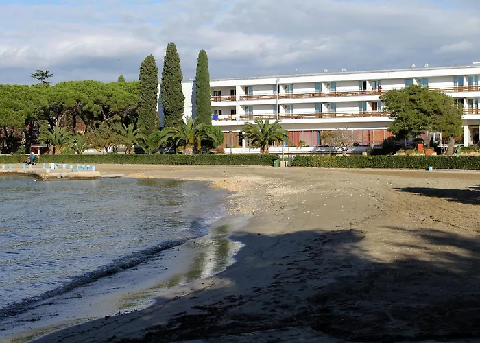 Appartement Family-friendly With Swimming Pool - 23646