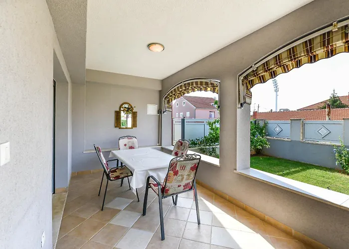 Appartement Family-friendly With Swimming Pool - 23646 *