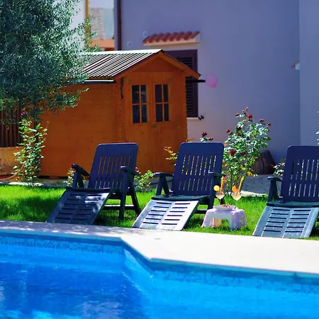 Family-friendly With Swimming Pool - 23646 * Zadar